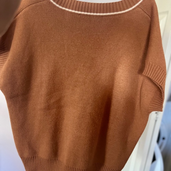 Lisa Says Gah Sweater Vest - Picture 2 of 4